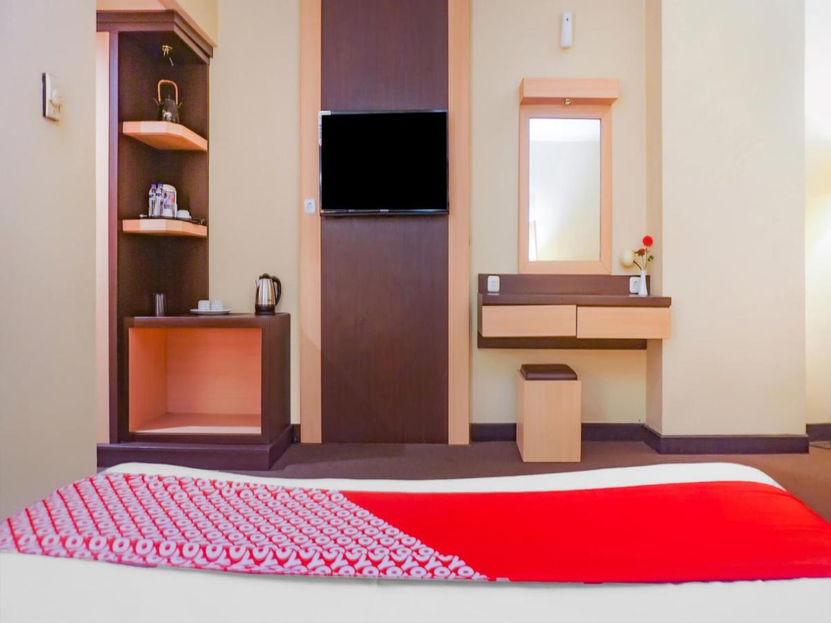 Oyo 3967 Hotel Pantai Wisata 马卡萨 外观 照片